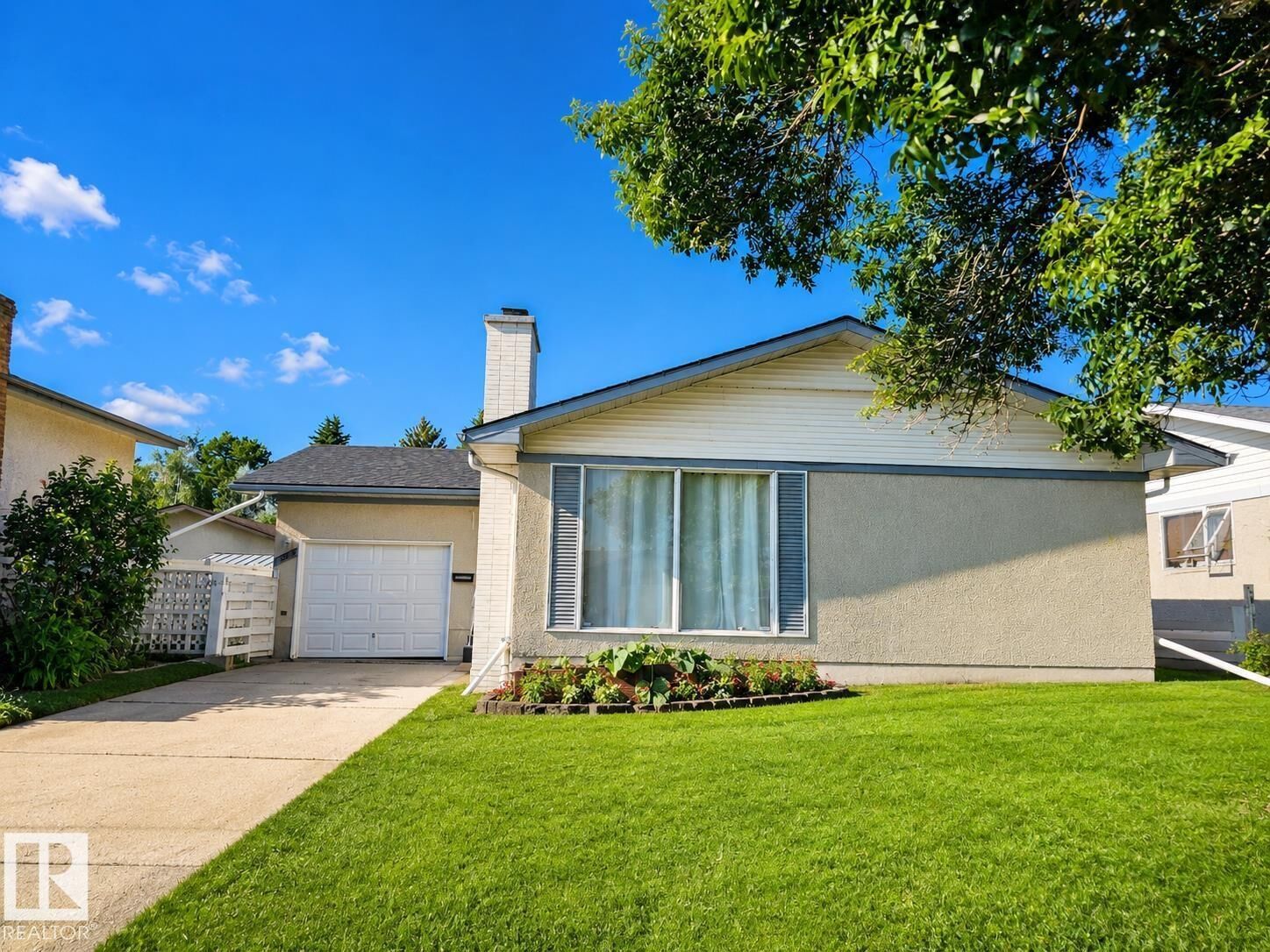 Property Photo: 7812 144 Av NW AB T5C 2S1