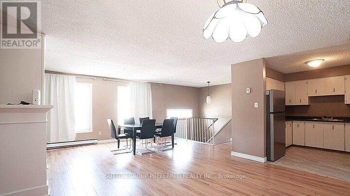 Property Photo:  56 Gunn Street  ON N6G 1C7 