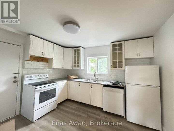 Property Photo: 64 Genest Street 3 ON K1L 7Z2