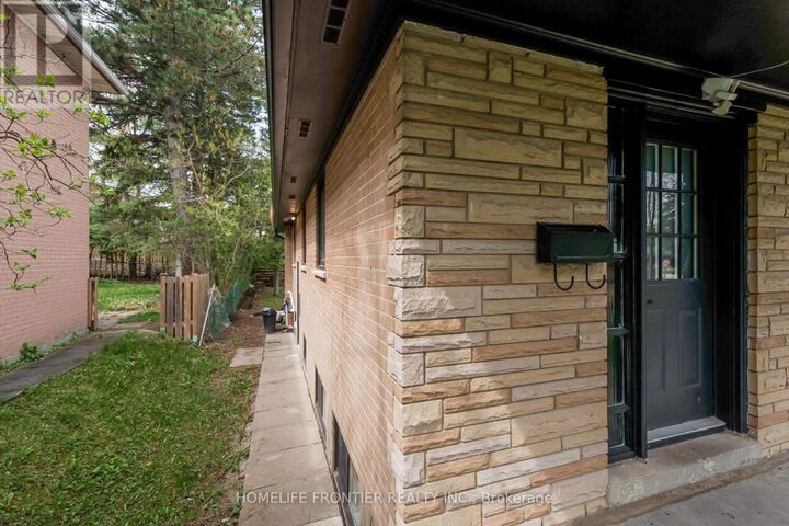 Property Photo:  6 Dalmeny Road Lower  ON L3T 1L9 