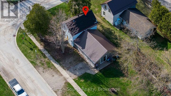 Property Photo: 486 Elizabeth Street ON N0H 1P0