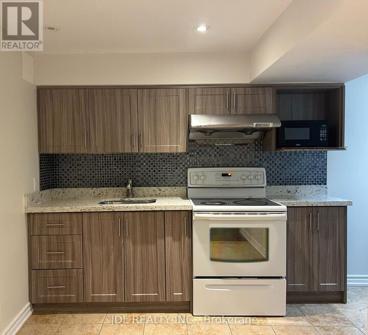 Property Photo: 36 Bendamere Cres Crescent ON L3P 6Y1