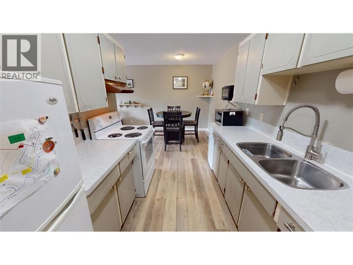 Property Photo: 45 Ridgemont Drive 302 BC V0B 1M2
