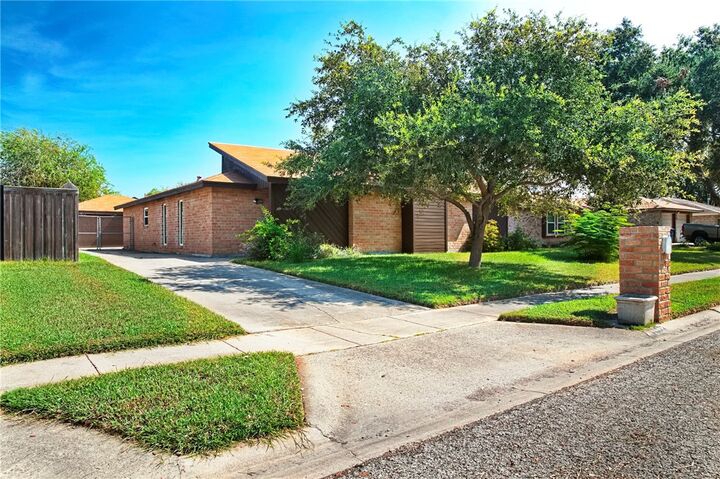 Property Photo: 5038 Crestwick TX 78413