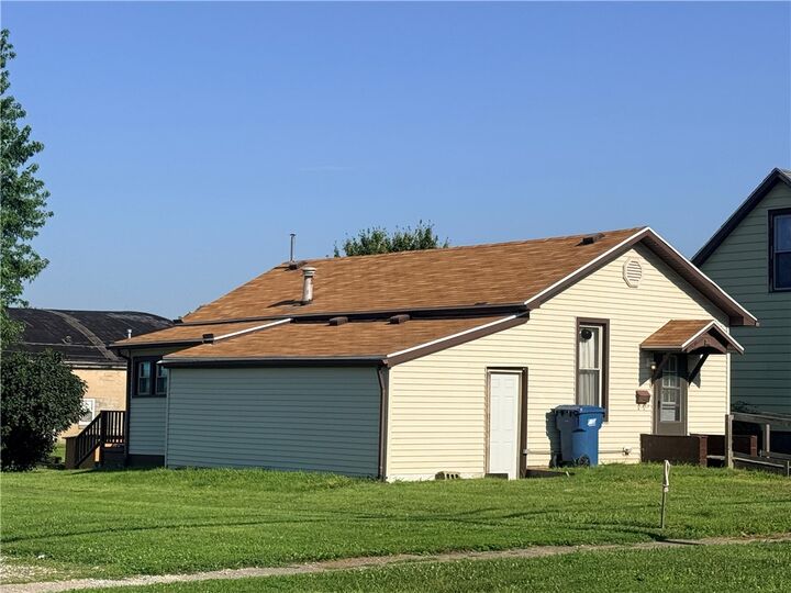 Property Photo: 211 3rd Street IL 60942