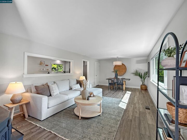 Property Photo:  8 Cherry Hills Ct  CA 94549 