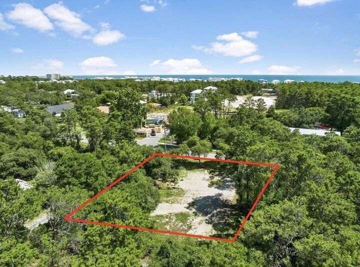 Property Photo: 19 Freedom Way FL 32461