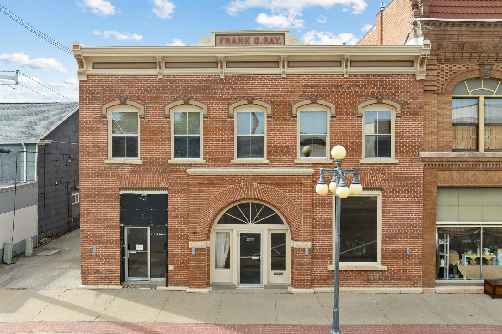 Property Photo:  511 1st Avenue  IA 52349 