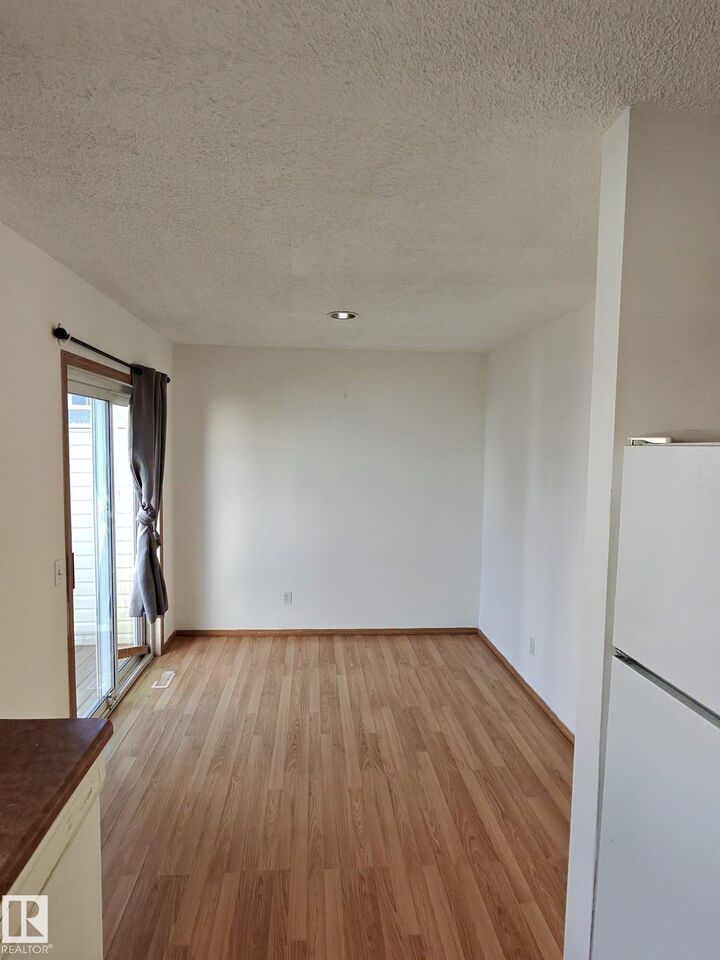 Property Photo: 10909 106 Street NW 31 AB T5H 4M7