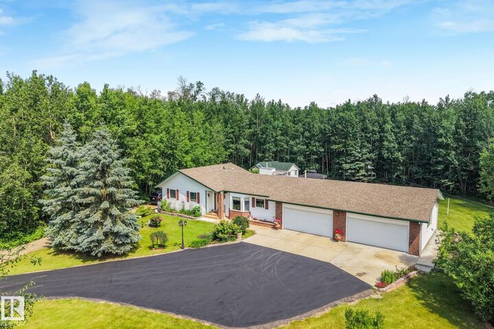 Property Photo: 21252 Twp Road 530 170 AB T8G 2C4