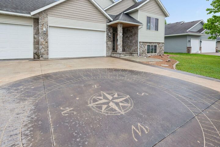 Property Photo:  937 S Cedar Street  MN 56011 