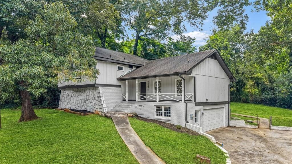 Property Photo: 4447 Lake Breeze Drive GA 30083