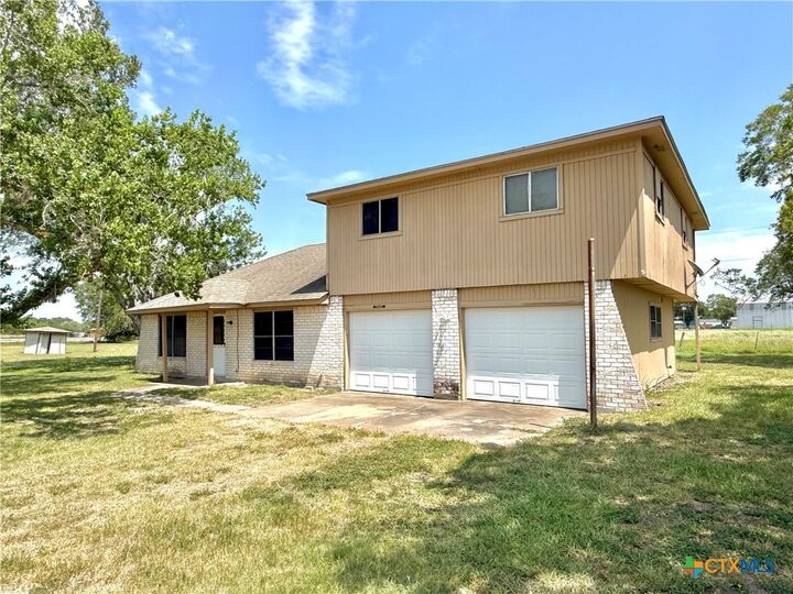 Property Photo: 49 Villafranca Road TX 77904