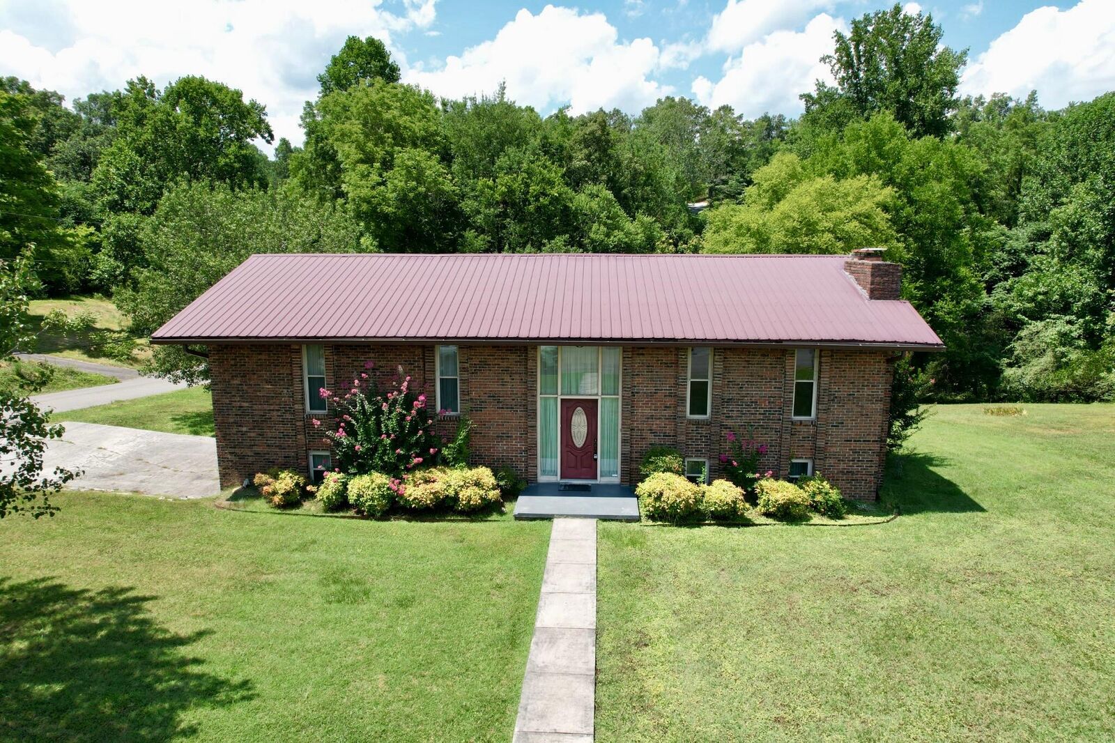 Property Photo: 111 Hutton Court TN 37321