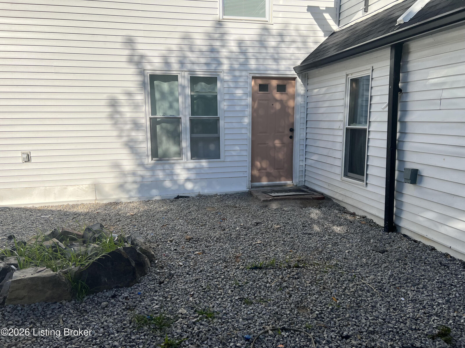 Property Photo: 4813 E Manslick Rd 3 KY 40023