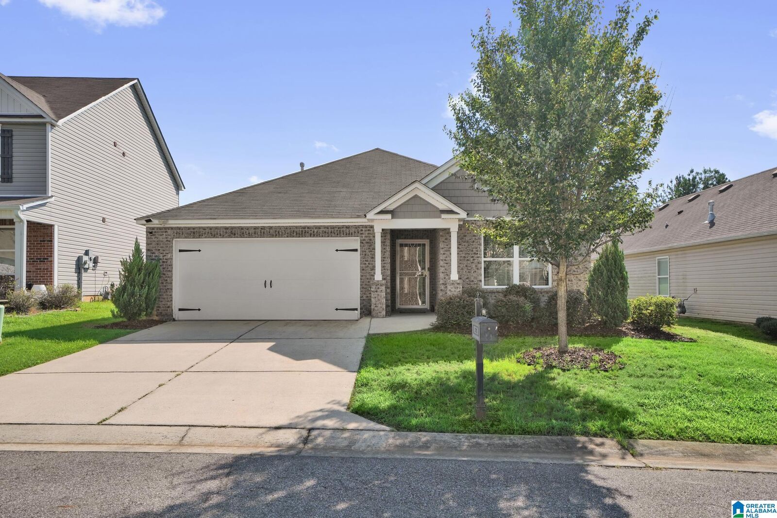 Property Photo:  4690 Woodford Circle  AL 35022 