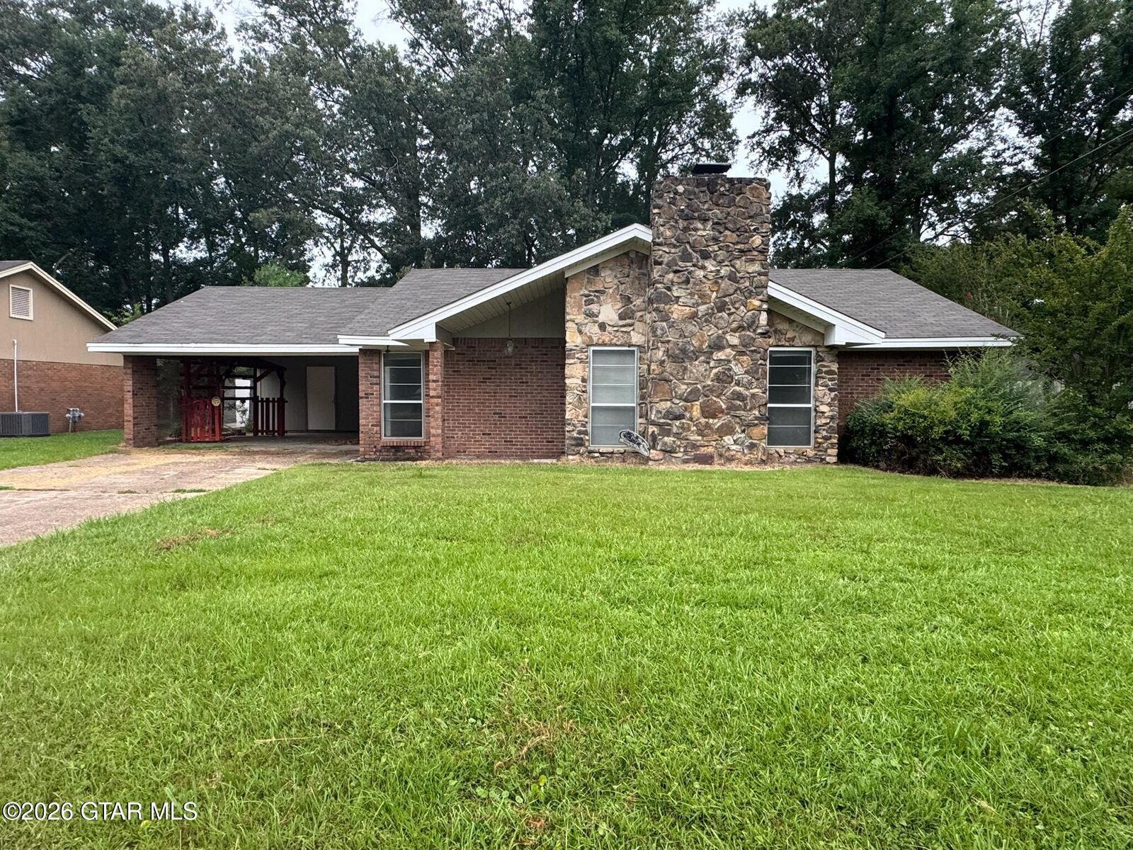 Property Photo: 2117 O'Leary Lane MS 39702