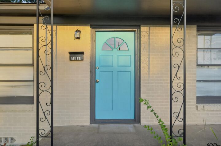 Property Photo: 1221 S Tipton TX 75701