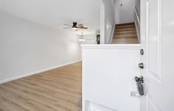 Property Photo: 2110 Wilcrest Drive 105 TX 77042