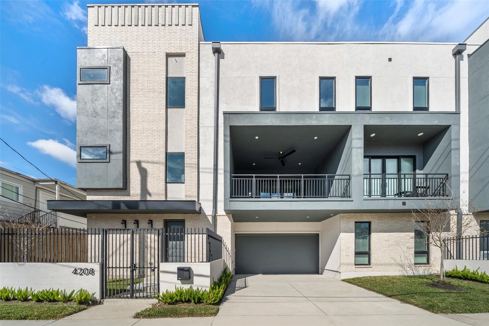 Property Photo: 4208 Driscoll Street TX 77098
