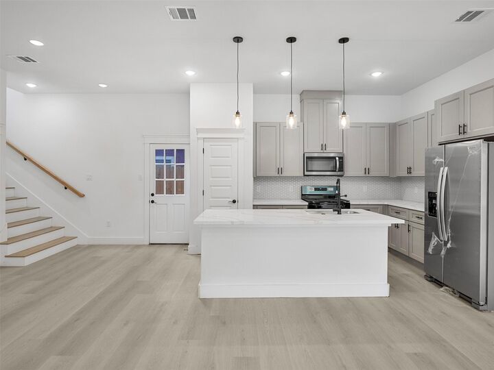 Property Photo: 4111 E Toliver Street TX 77016