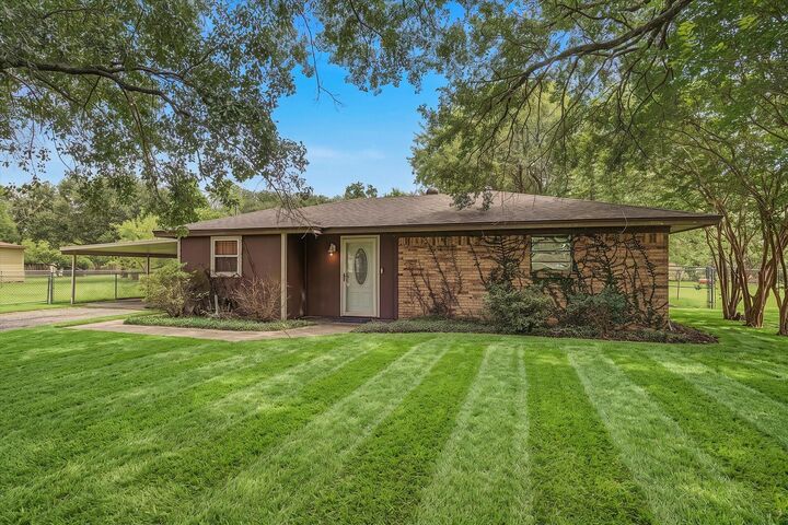 Property Photo: 2655 Holton Road TX 77707