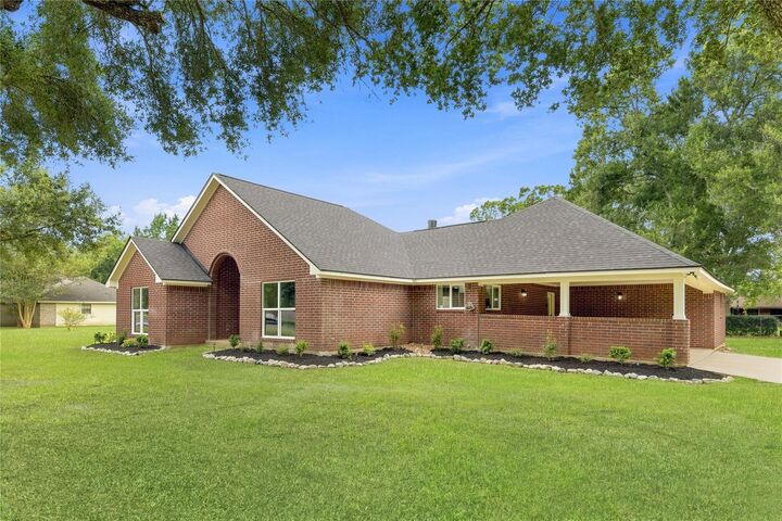 Property Photo: 1002 Ransom Street TX 77514