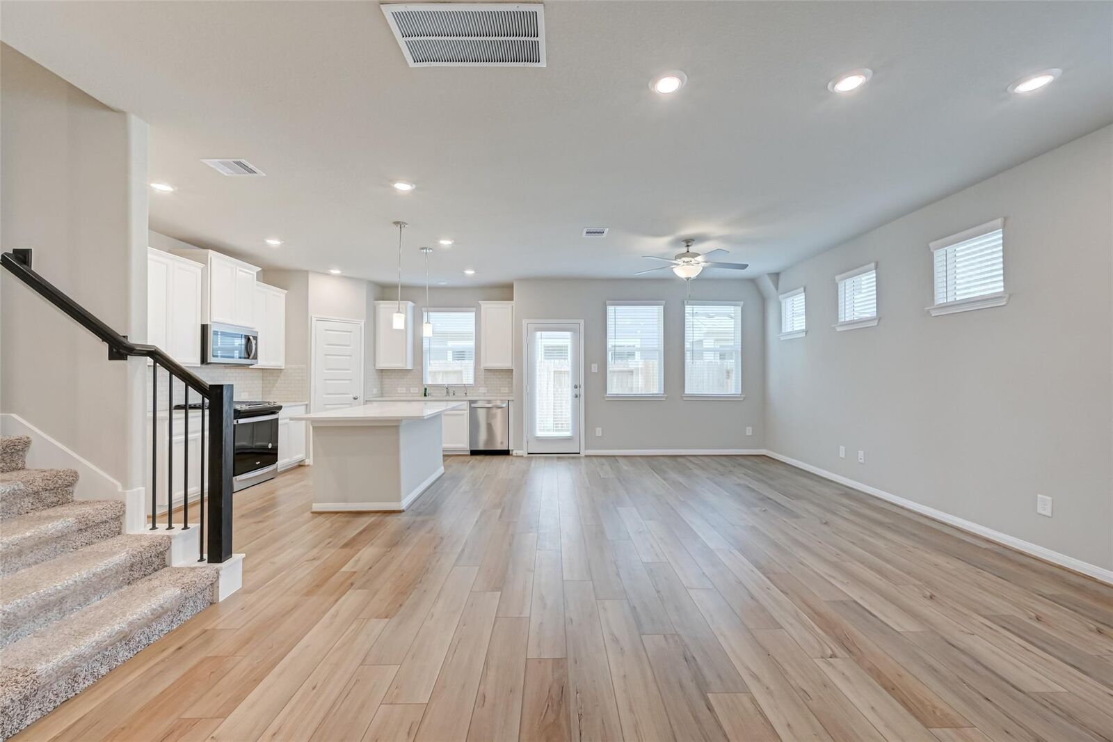 Property Photo:  1526 Lakeline Oak Drive  TX 77084 