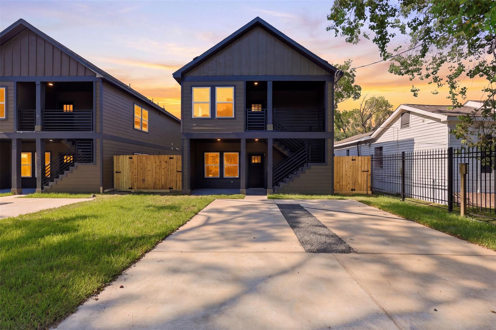 Property Photo: 2516 Lucky Street TX 77088