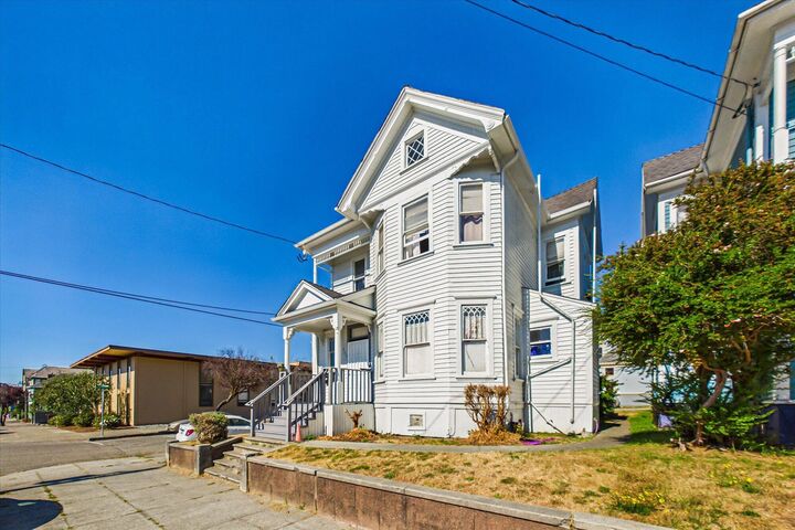 Property Photo:  905 F Street  CA 95501 