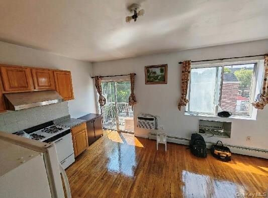 Property Photo:  90-05 54th Avenue  NY 11373 