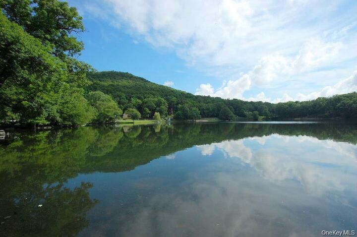 Property Photo:  61 Lakeview Drive  NY 10986 