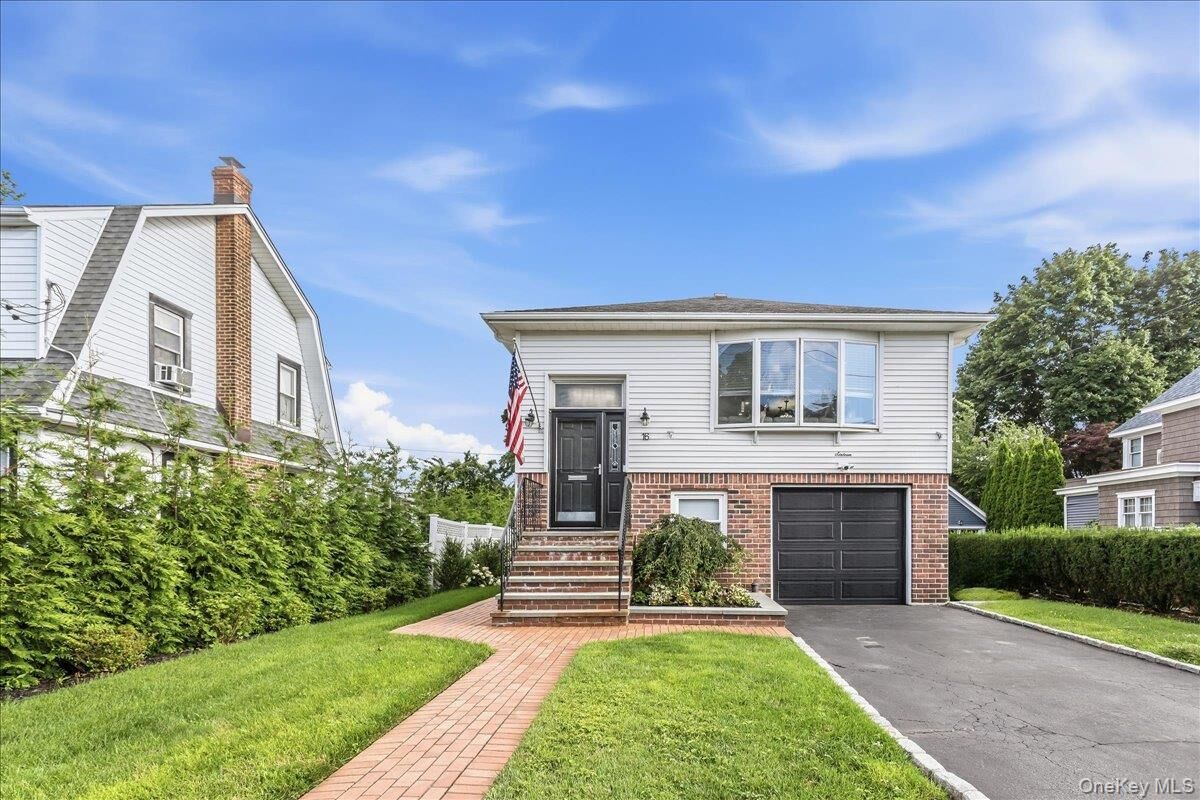 Property Photo:  16 Netz Place  NY 11507 