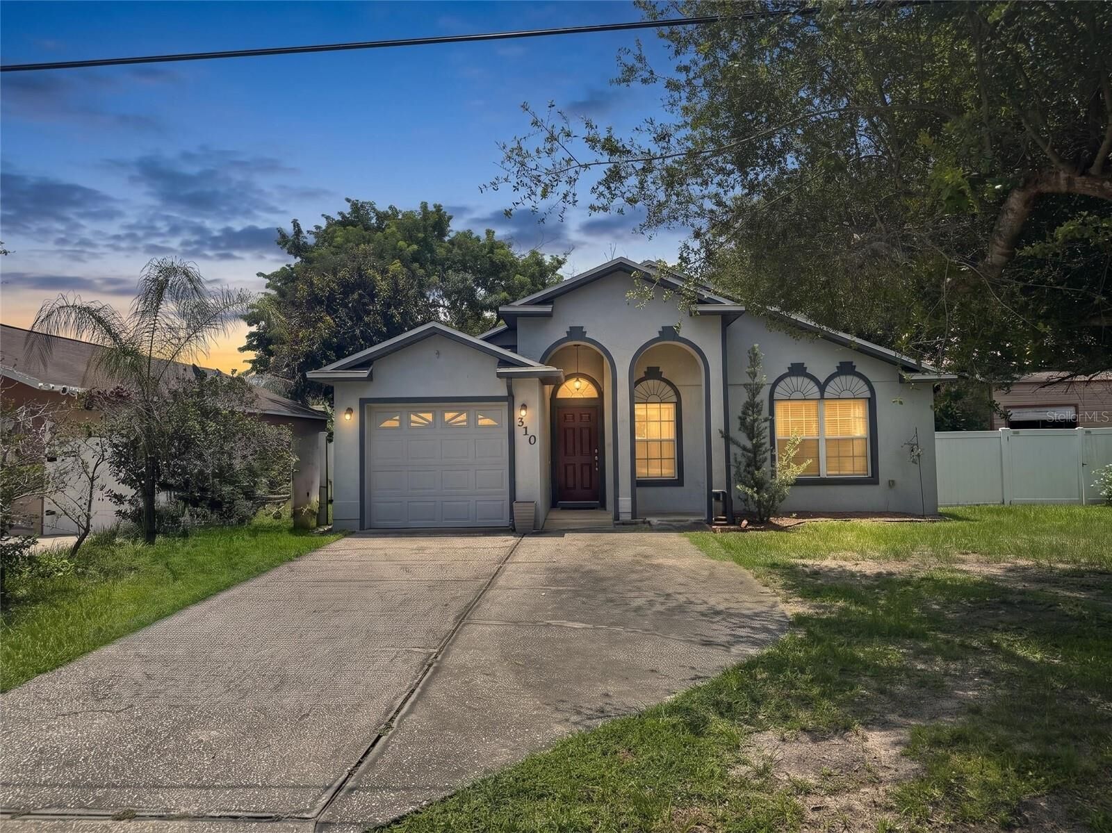 Property Photo: 310 Prince Street FL 32809