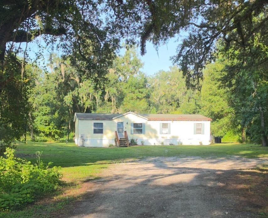 Property Photo: 3415 Cr 679 FL 33597
