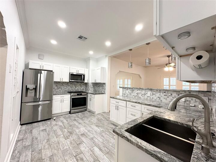 Property Photo: 3025 W North A Street FL 33609