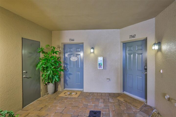 Property Photo:  7344 Skybird Road  FL 34209 