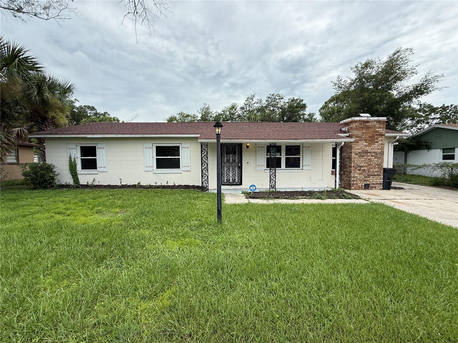 Property Photo: 202 Yale Drive FL 32771