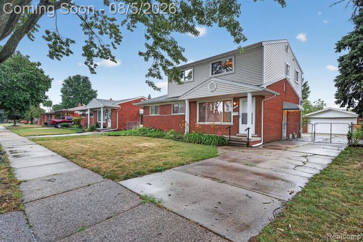 Property Photo:  8415 Christine Street  MI 48093 4915 