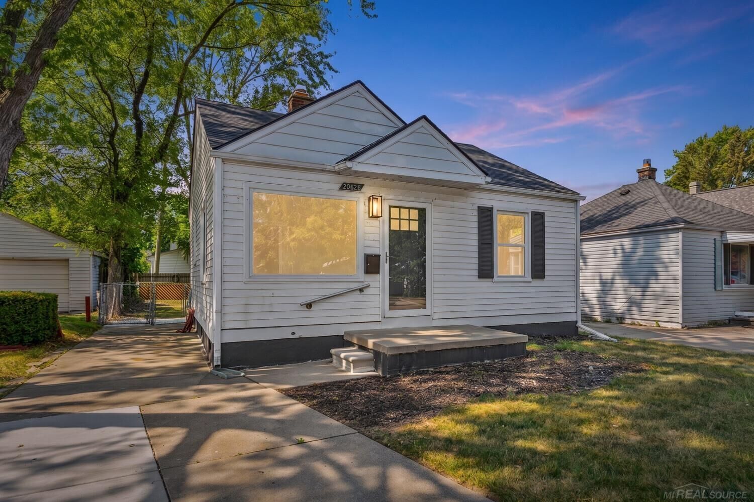 Property Photo: 20626 Ridgemont Road MI 48225