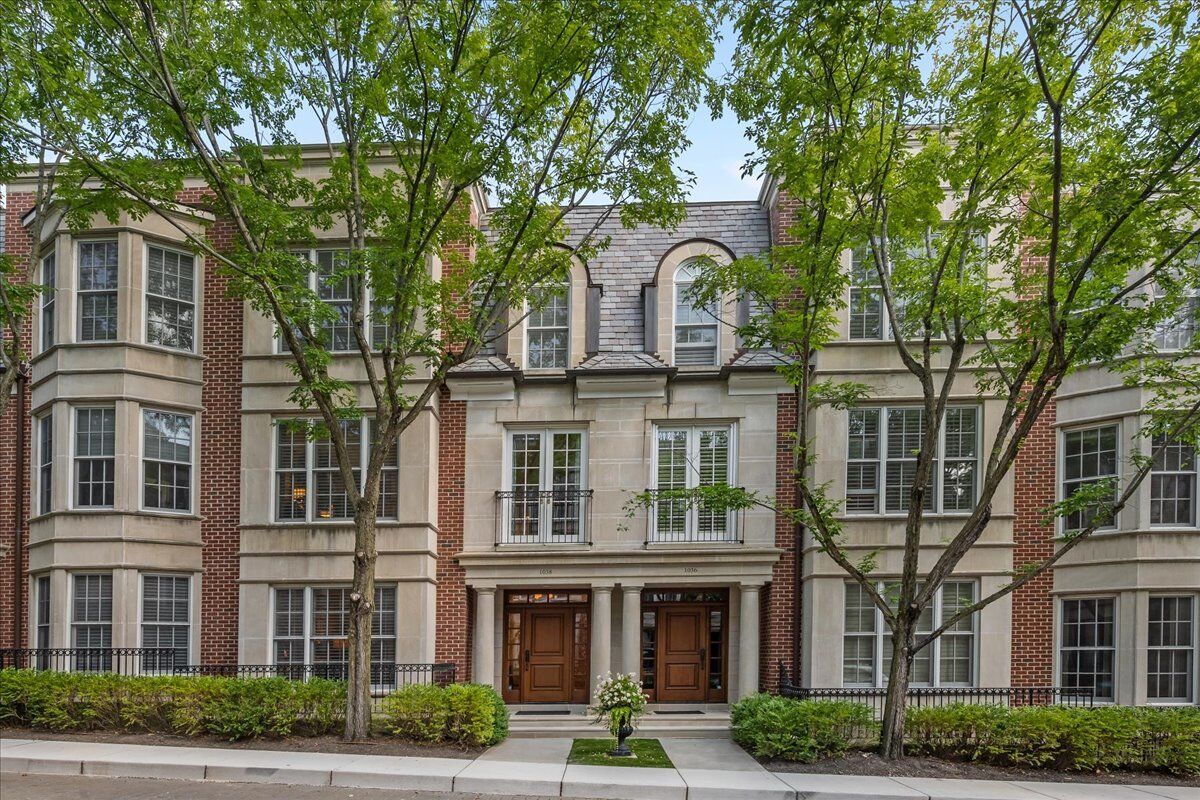 Property Photo: 1038 N Western Avenue IL 60045