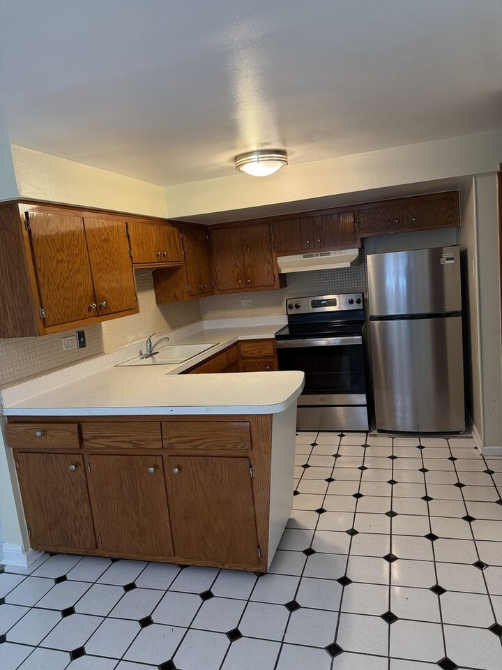 Property Photo: 5743 S Kenton Avenue 1S IL 60629
