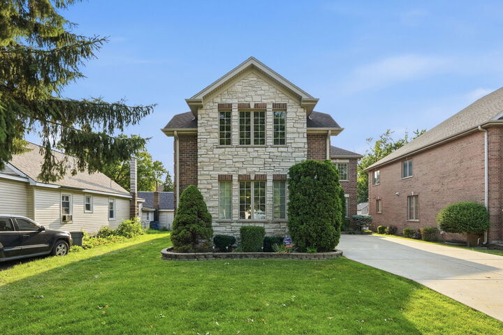 Property Photo:  2272 Eastview Drive  IL 60016 