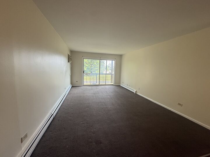 Property Photo: 5720 East Avenue 2B IL 60525