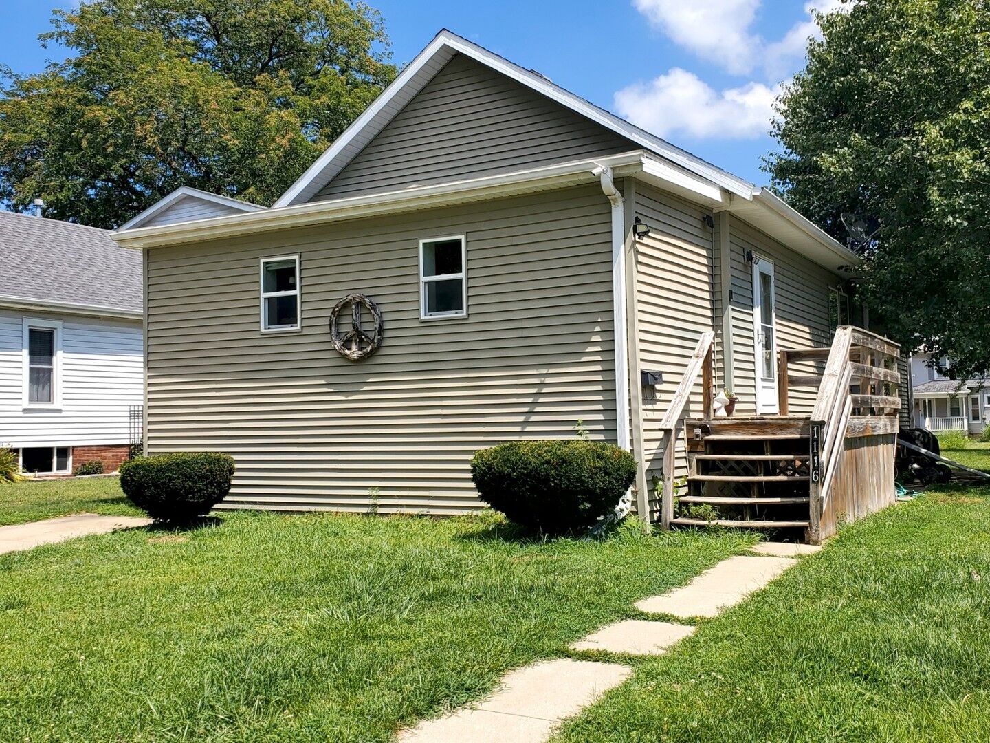 Property Photo:  1116 N Gooding Street  IL 61301 