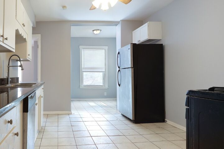 Property Photo: 4139 N Western Avenue 2 IL 60618