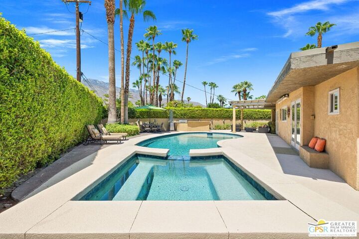 Property Photo:  2295 E Park Drive  CA 92262 