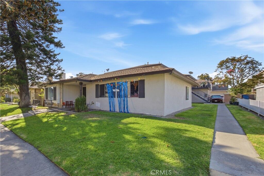 Property Photo:  2337 E Omega Avenue  CA 92806 