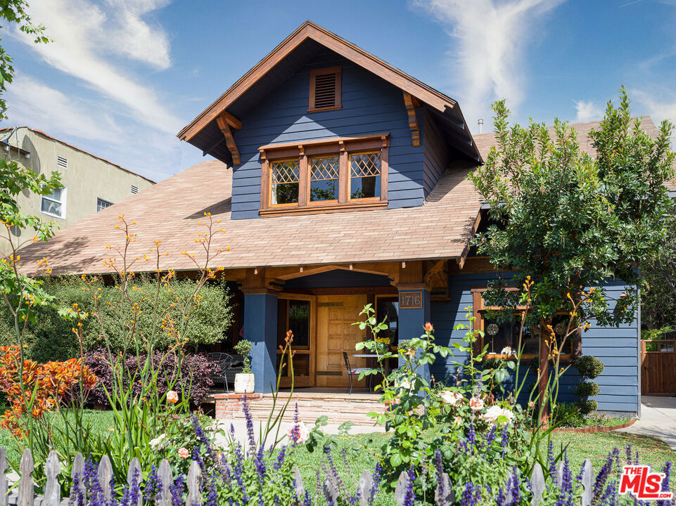 Property Photo:  1716 S Hobart Boulevard  CA 90006 