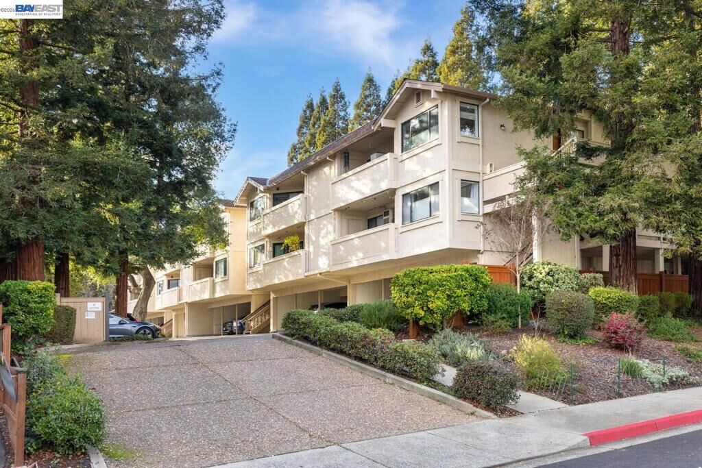 Property Photo:  2513 Lucy Lane B  CA 94595 